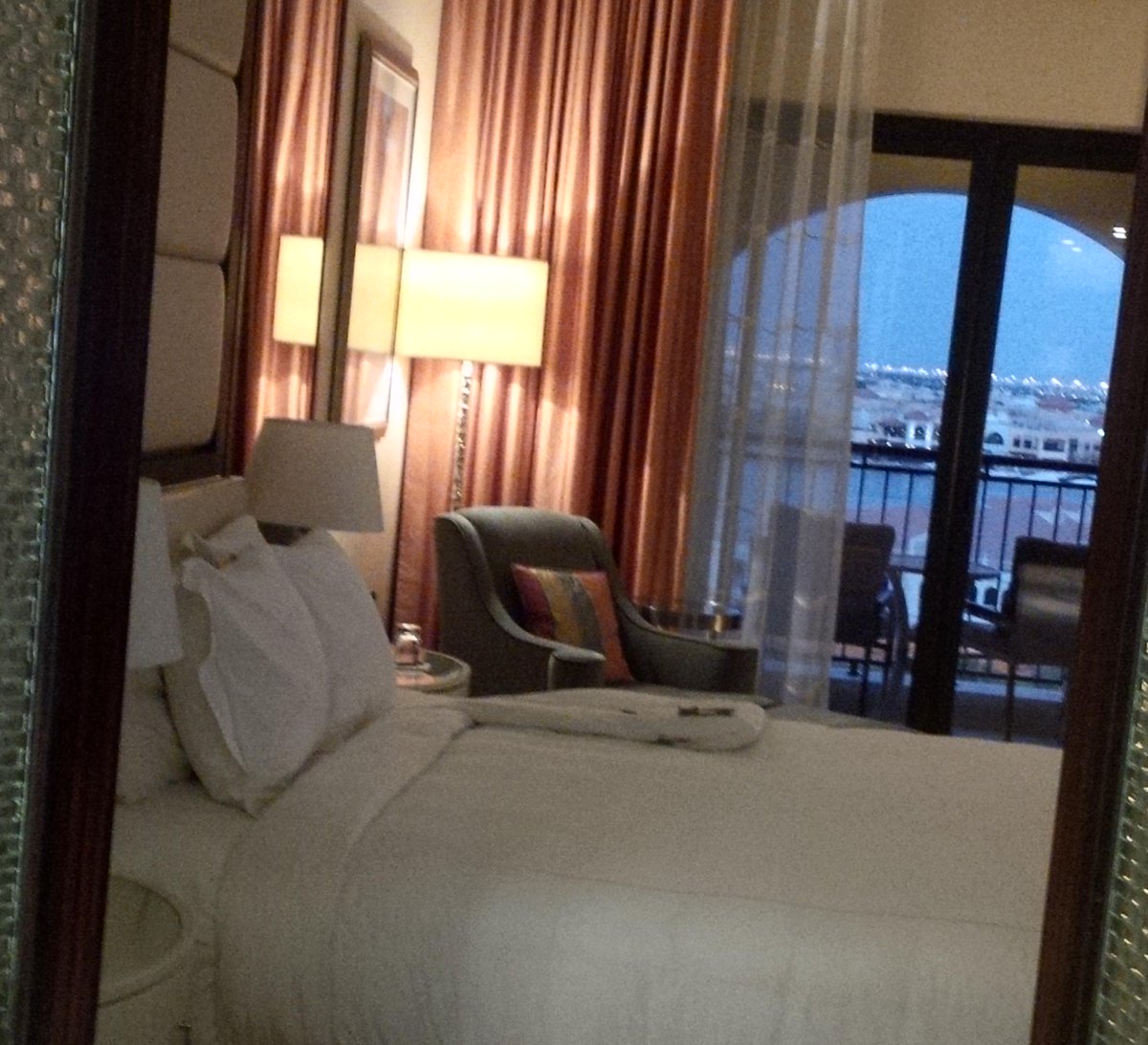 z` who wish to spend a hot time !«