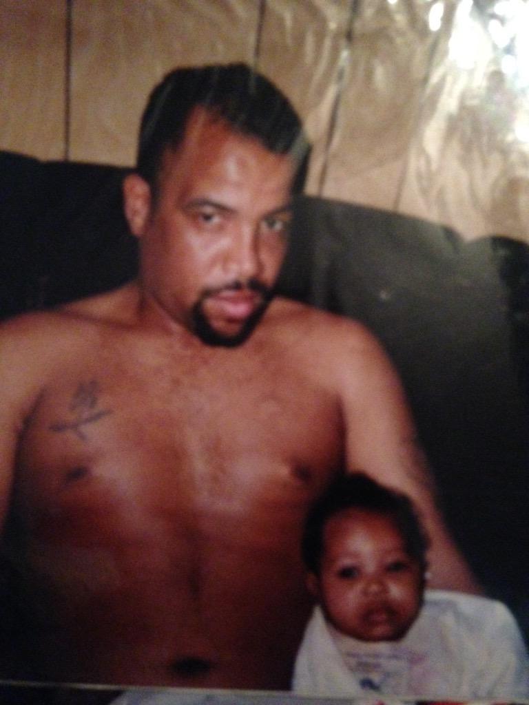 YaHomieDee's tweet photo. daddy little girl 💋 yeah that's me 
#resteasyap http://t.co/Hu755o8XiV