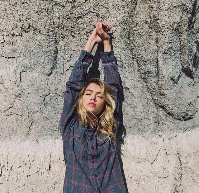 elysahrpgplr_'s tweet image. &quot;Imagine-toi t’es là ça te tombe dessus sans crier gare. Un truc bandant un truc dément qui redonne la foi.&quot;