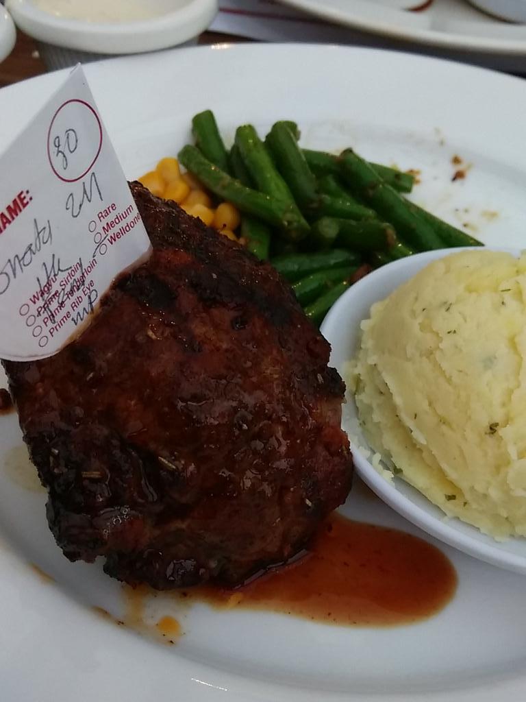 PygmalionLand's tweet photo. bumil ngidam @steakholycow  #kebonjer http://t.co/1KK8XJRmje