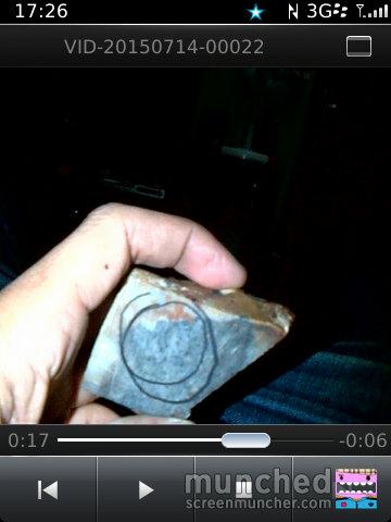 Senang bgt nemu ke ajaiban di batu ada tulisan ALLAH..