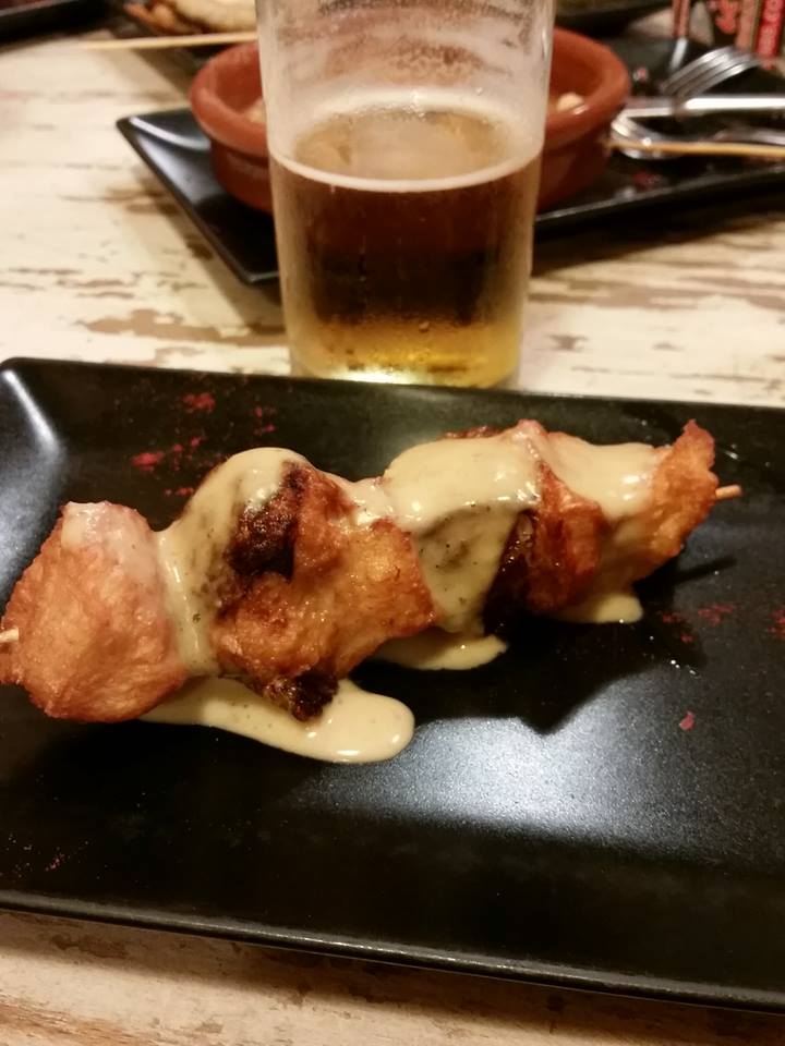 Lo difícil no es decir "te quiero" ¡lo difícil es decir "NO" a unas cañas y unas #brochetapas! #LaBrocheteria #Malaga