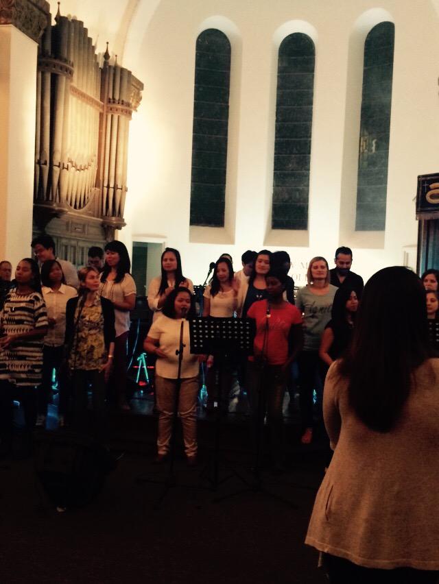 GlobalRaceUK's tweet photo. Worship service @ abbey road baptist church after #serveday15 on Saturday http://t.co/DY96lgeUR3