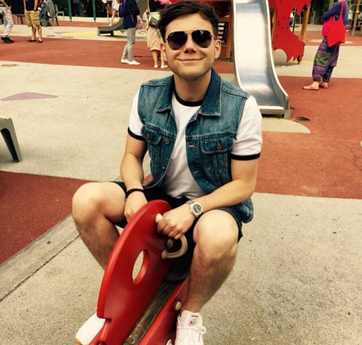 ConceptColombia's tweet photo. Omg he's so cute 💙 http://t.co/ozOSiOttf8