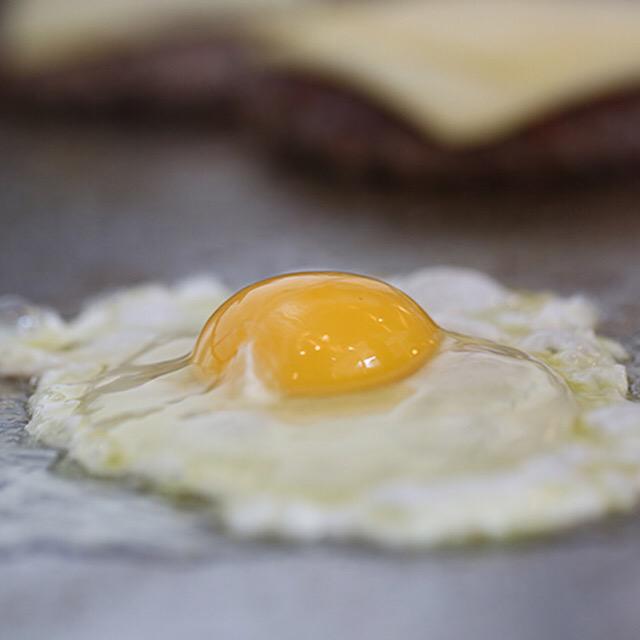 QdcBurger's tweet photo. Jefferson who??? #Jefferson #jeffersonburger #burgers #qdcburger #backallerymeeting #burgergram http://t.co/cx9TCXzKXD