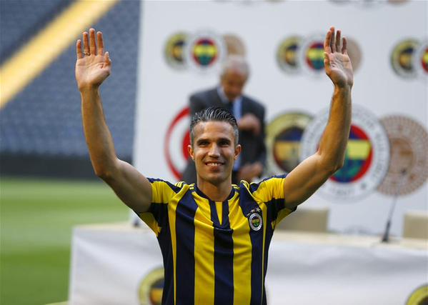 DeadlineDayLive's tweet photo. Photo confirmation of Robin van Persie's move to Turkish side Fenerbahçe. (Source: @SquawkaNews) http://t.co/hwESAWG0G3