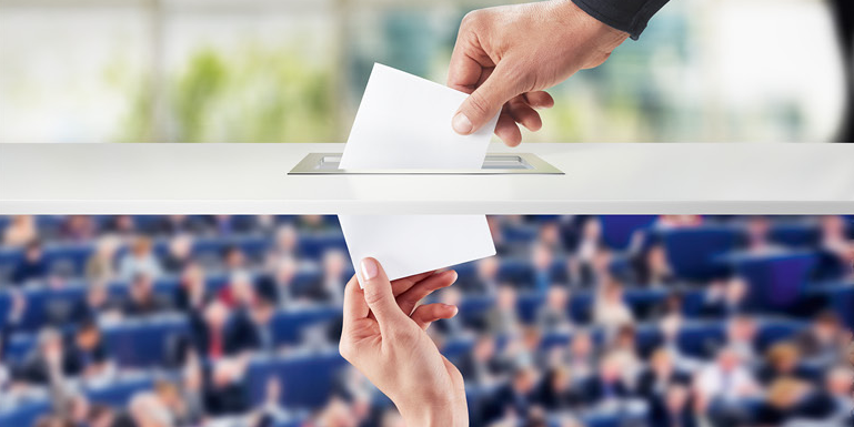 Europarl_FR's tweet photo. Il y a un an, le Parlement élisait Juncker à la tête de la Commission http://t.co/iEiANQHTBy #YourVoteCounted #PE2014 http://t.co/bf5cmMZlbo