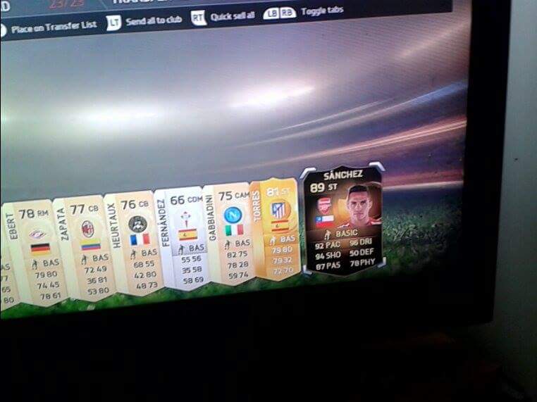 FifaMuncher's tweet photo. Thanks @EASPORTSFIFA! #25kpacks http://t.co/N7jOMcrMGK