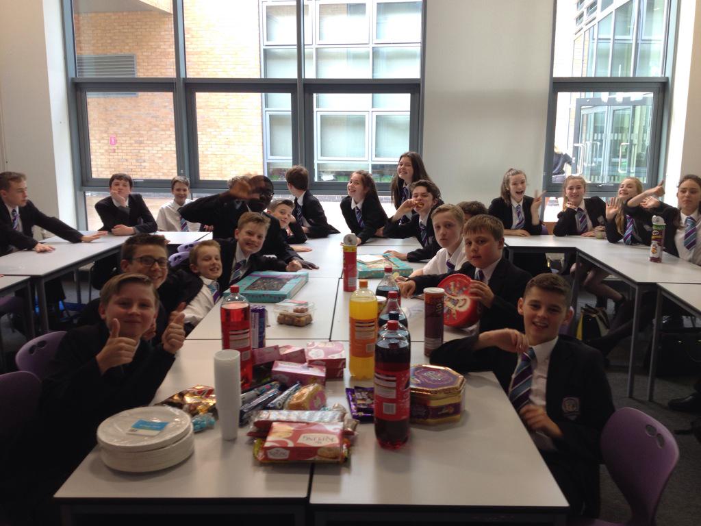 MrFitzgerald_RE's tweet photo. Had this amazing class for two years! #enjoysummer #8j1 #mrfitzgerald #RE #2013/15 http://t.co/idbrcsn3I7