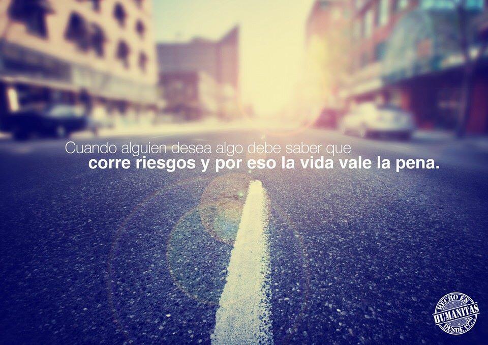 Amorreal11's tweet photo. Buenos días twitteros Humanitas. A veces hay que arriesgar para conseguir los sueños. #SoyHumanitas https://t.co/afixDYEDT3
