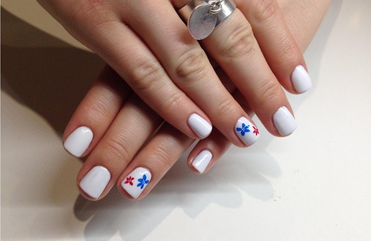 OneNear's tweet image. DIY Nail Fail? Time to call in the professionals. #Shellac manicure for £35... Problem solved! ow.ly/Prqnq