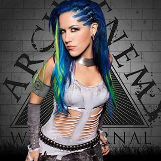 Nadia Twitterren 最高だと思うボーカルで100rt目指せ Alissa White Gluz アリッサ ホワイト グラズ Http T Co Gem6lzpcjd