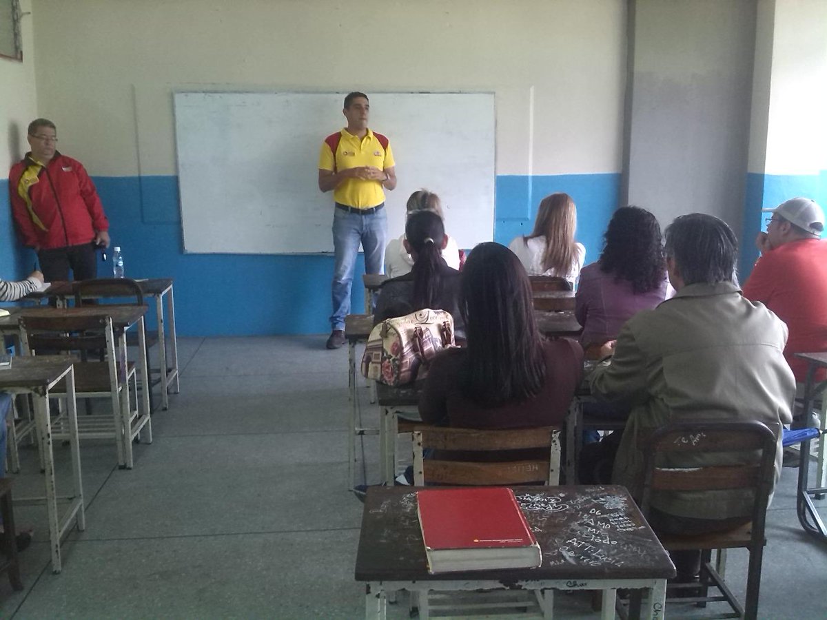 .<a href="/HectoRodriguez/">Héctor Rodríguez C.</a> <a href="/vimi3v/">Vilma Vivas</a> Jornada de formación de la UMIEB TACHIRA en uso y manejo de laboratorio Ciencia naturales