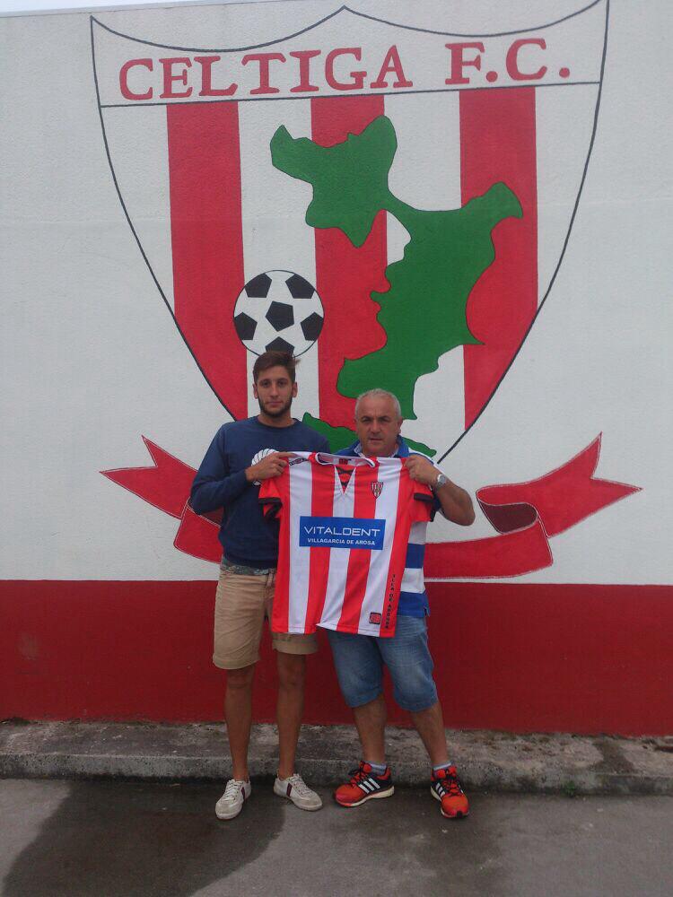 Jonathan Romay "Jonny" (23), mediocentro procedente tamen do Xuv. Sanxenxo e ex-Arosista firma pa tempada 2015-16