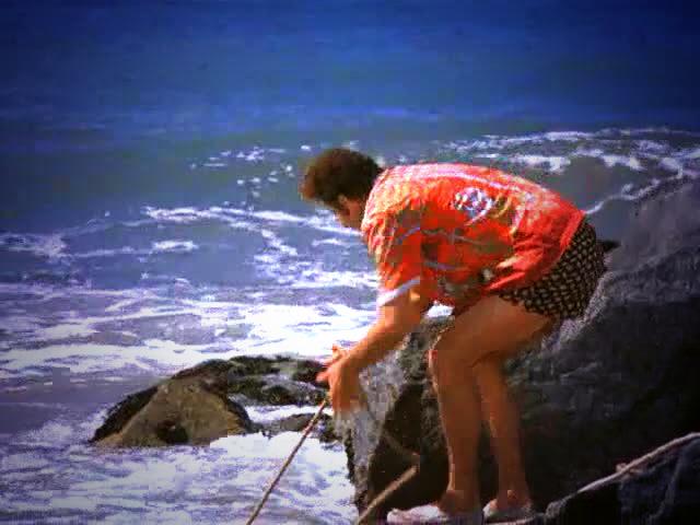 msween86's tweet photo. @erincsweeney @martha_mays 
Don't get caught lobstering like Kramer
#seinfeld #THEEHAMPTONS http://t.co/dOhDBTuw6A