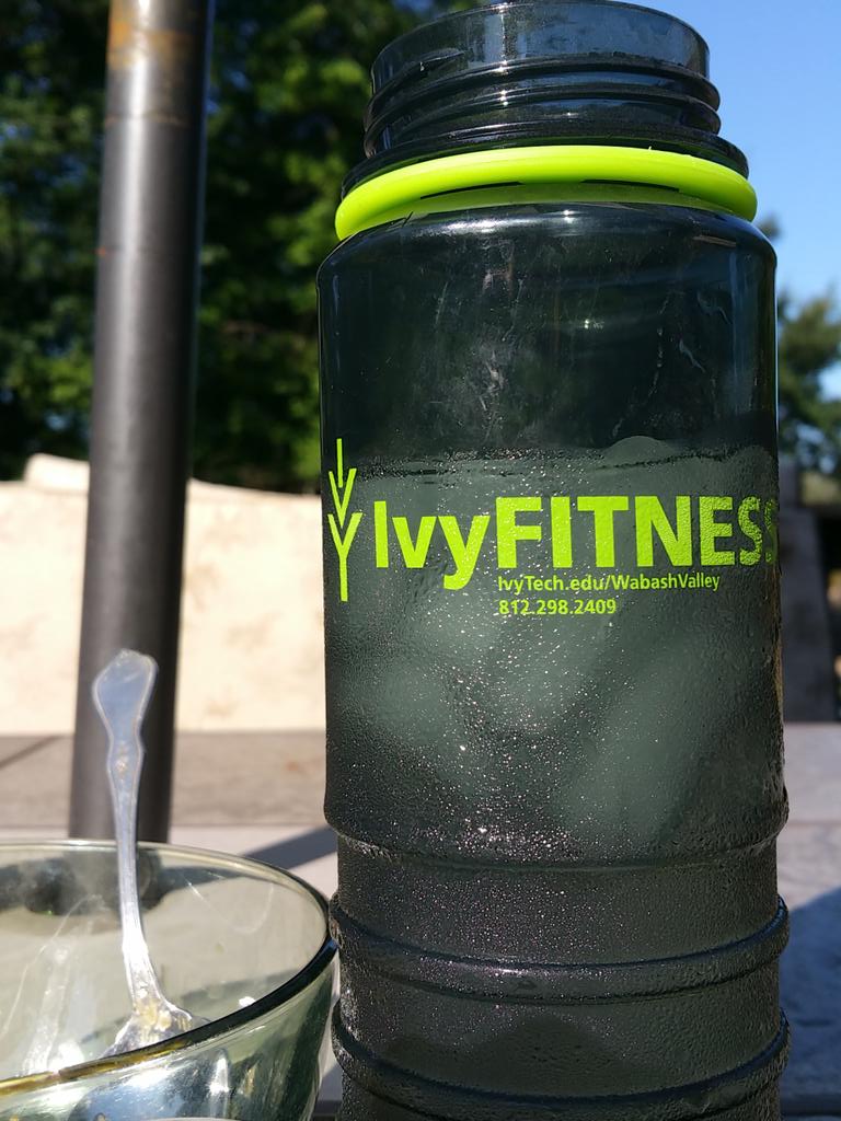 IvyFITNESS1's tweet photo. Always start the day out with a bottle of water http://t.co/8sUzDQ59jV