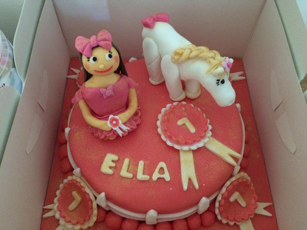A cake for a girl who lurves horses x #SheffieldIsSuper #southyorkshire
