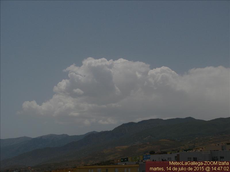 RosmenTarife's tweet photo. Y las webcams nos siguen mostrando el desarrollo de nubosidad en las zonas altas d #Tenerife...☁☁☁ http://t.co/fKrj3gycDC