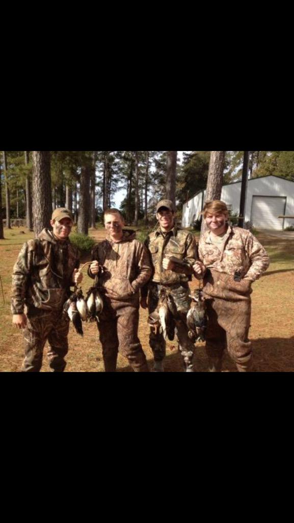 RhettVoinche's tweet photo. Happy Birthday to my boy @Treydawg6 #WeKillDucks #WeCatchFrogs #WeDoItAll http://t.co/WWtByJ0K68
