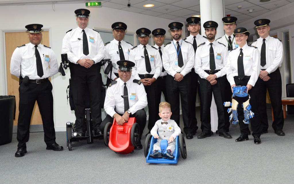 HugsForNoah's tweet photo. How wonderful are these pictures @PERMOBIL_UK !!! Thank you @Harrods #Harrods #ZipZac #wheelchair http://t.co/sTk0cwFSce