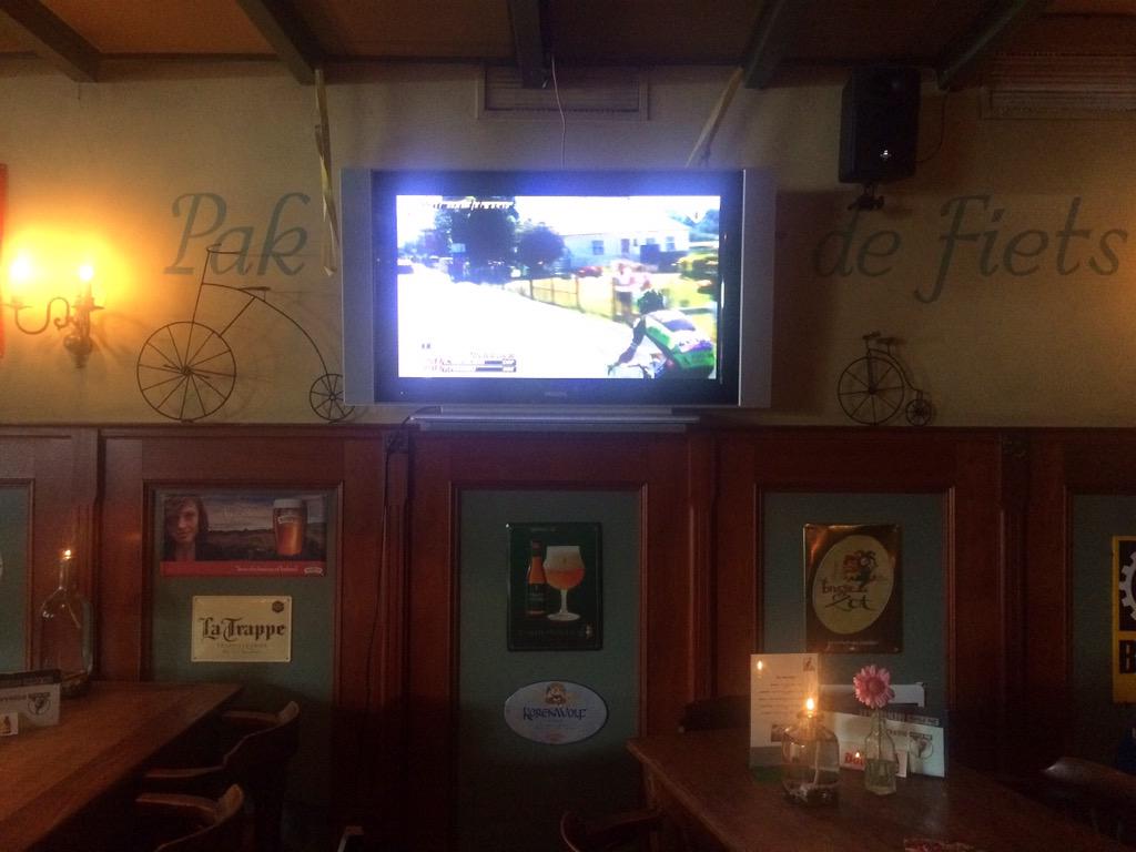 pa7rick3's tweet photo. Passend zum Etappenfinale von Strand und Markt in die Kneipe. #DeFiets #Zoutelande #TDF2015 http://t.co/aYVyJPSpsN