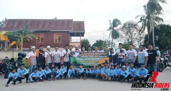 <a href="/YVCIndonesia/">Yamaha Vixion Club</a> Hari Jadi YVCI-NP yang ke 3 thn di Rayakan Bersama Anak Yatim Piatu indonesiariders.com/sun-07122015-0…