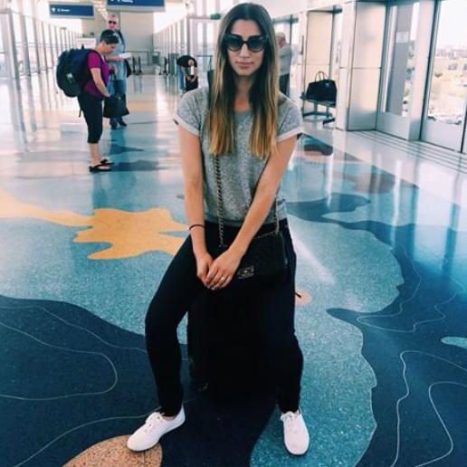 JJ09728238's tweet photo. Wife you are very cute @LolaColace http://t.co/NDj19SztR5