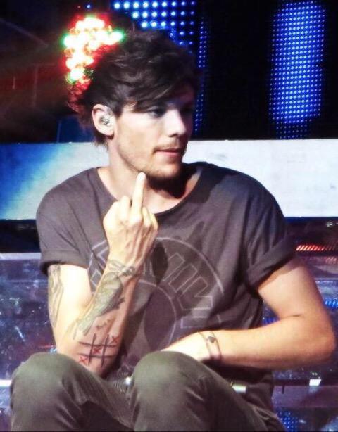 ehiliampayne's tweet photo. "It was a joke"

"It was not true"

"I made that acc for fun"

THE FANDOM RIGHT NOW:

#HarryBeCareful http://t.co/2QmutfyU4B