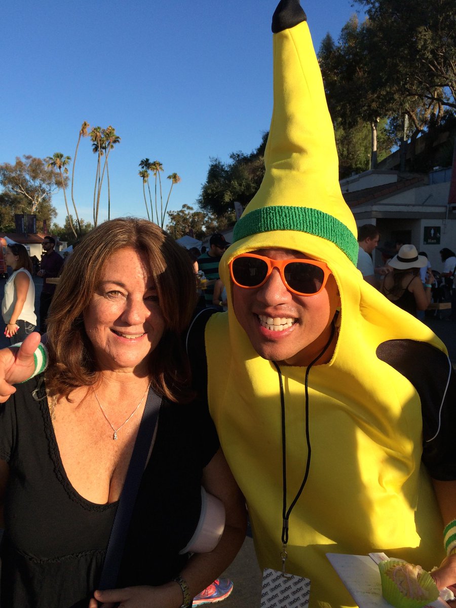 6,000 FreeHand® ThumbTrays® the LA Street Food Fest on Sat July 11. 
Recyclable, Biodegradable and AWSOME!