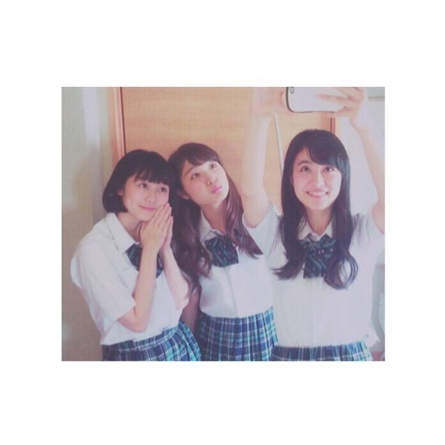 明日のRの法則はレモン🍋💕ゆみ、かほ、もえでロケもスタジオもたくさん頑張りました〜！！あと、とあるR'sがレモンのゆるキャラ？に変身したよ←収録中みんな地味にツボってました（笑）ぜひ見てね！！おやすみなさーい！！ http://t.co/MP128x42n6