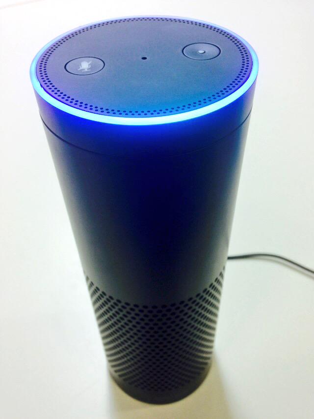 TrendJam_de's tweet photo. Neuer @Amazon #SmartAssistent. #AmazonEcho ist intelligenter Lautsprecher ähnl. #Siri. Zunächst nicht in Deutschland. http://t.co/rgCEppAJbb