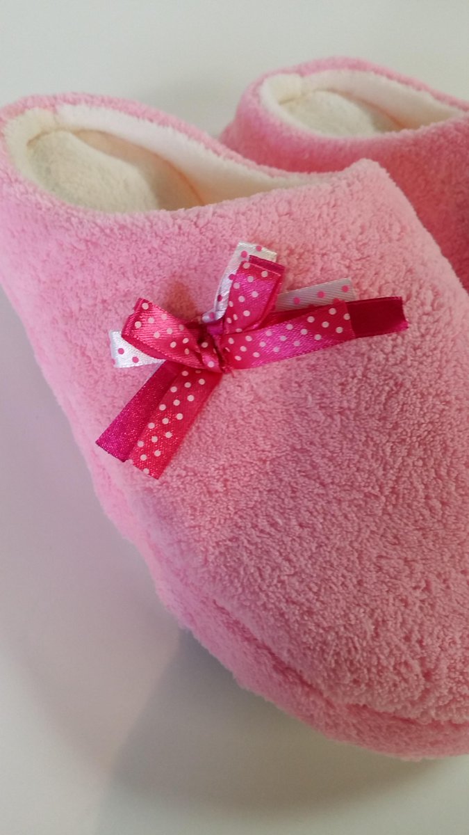 Prime_Source_'s tweet image. Ladies Memory Foam Slippers for sale, comes in a variety of colours!