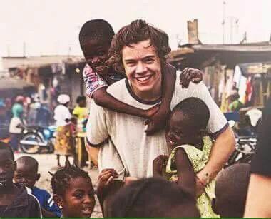OneDreamHelp's tweet photo. yo no entiendo como quieren matar a este bebé #HarryBeCareful http://t.co/FW1FsL4Sra