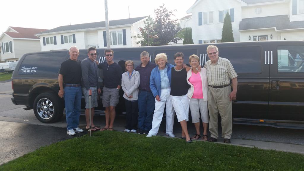 Had a gr8t trip to NorrisPoint in the Limo with these fine folks an awesome visit at the catstop @bontours #grosmorne