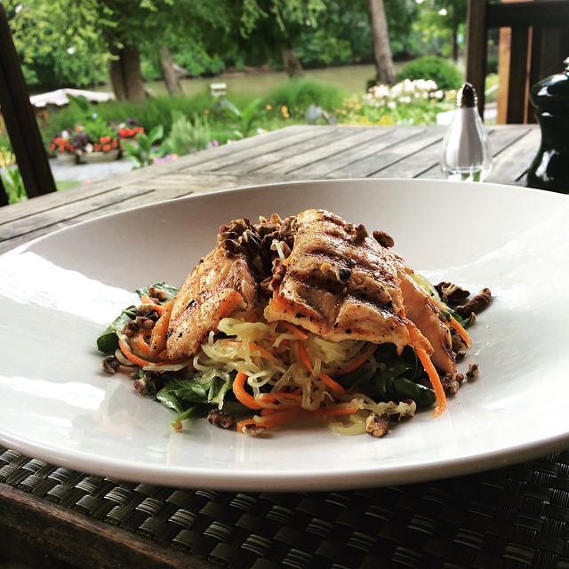 canoeatlanta's tweet photo. The perfect getaway, even if it is just for #lunchtime. Photo: atlfoodnomads http://t.co/y7cs985ufL