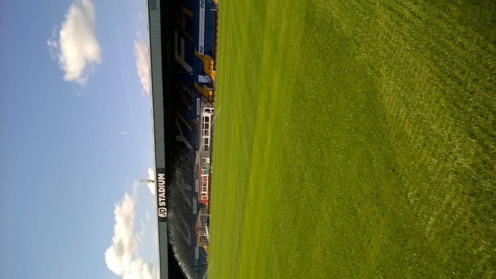 schmichael68's tweet photo. A spot of watering at Gigg Lane. @groundsmaiden #sunnydaysinbury http://t.co/VJcBPwH1KO