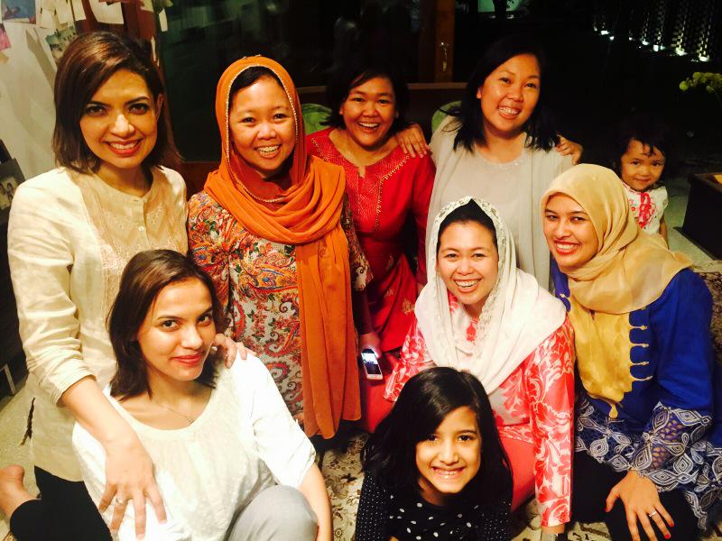 Kumpul bareng 😘. <a href="/yennywahid/">Yenny Zannuba Wahid</a> <a href="/AlissaWahid/">Alissa Wahid</a> <a href="/naywahid/">Nay Wahid</a> <a href="/NajelaaShihab/">Najelaa Shihab</a> <a href="/NahlaShihab/">Nahla *Hala* Shihab</a>