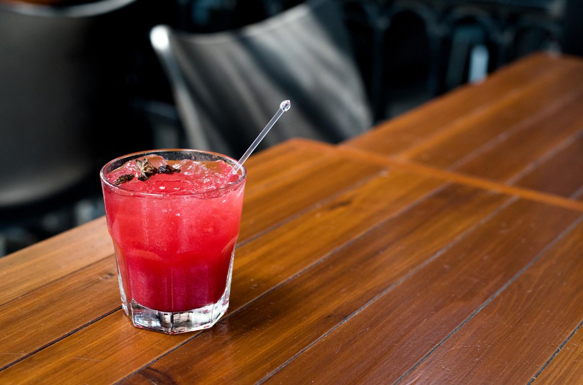 Découvrez 6 endroits où bien manger (et bien boire!) pendant le @FestivalEteQc: ow.ly/PhYOa