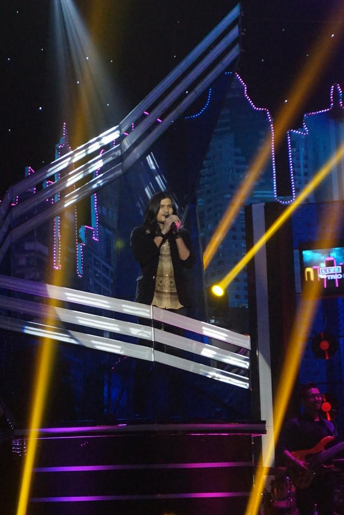 TRANSTV_CORP's tweet photo. Virzha on the stage Now!!! @LiveWith_TTV #TrioLestariTTVRomance http://t.co/jGXWAuUBpX