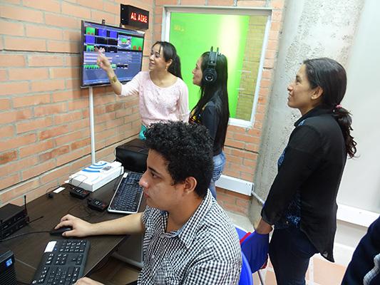 willitapasco's tweet photo. Aquí en trabajo de pre-producción (Story :) #SoyTecnonauta Gracias a @Ministerio_TIC @MunicipiodTulua #tulua @dilianq http://t.co/kH9mz1yxvZ