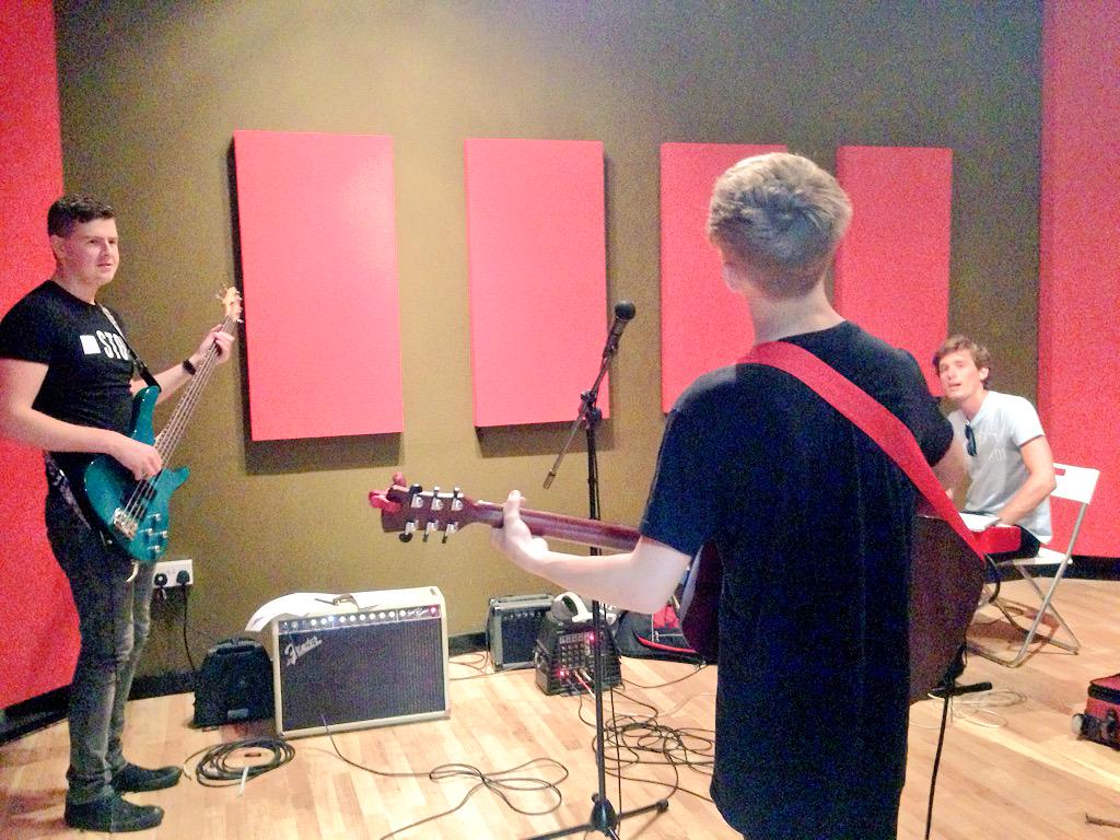 baileymac02's tweet image. Met @J0E_Taylor @giorgioferraro for the first time today, sounds so sik. @TheMarkPablo see ya soon 👍 #CrystaliseTour