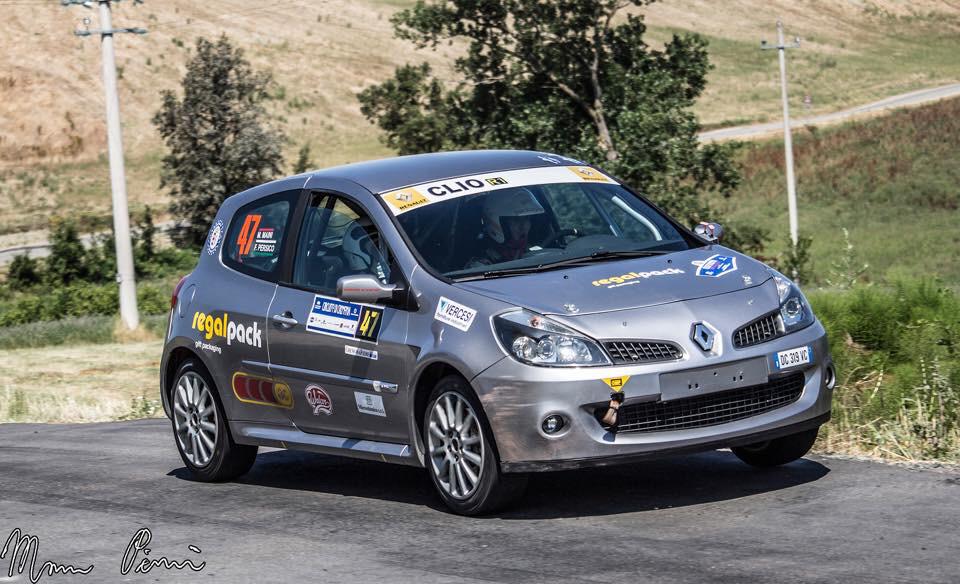 persico_filippo's tweet photo. Rally di Cremona - Ecco qualche meraviglioso scatto di Marco Pirani. #rally #cremona #renault #clio @Teoburnout http://t.co/lpUvGROwuh