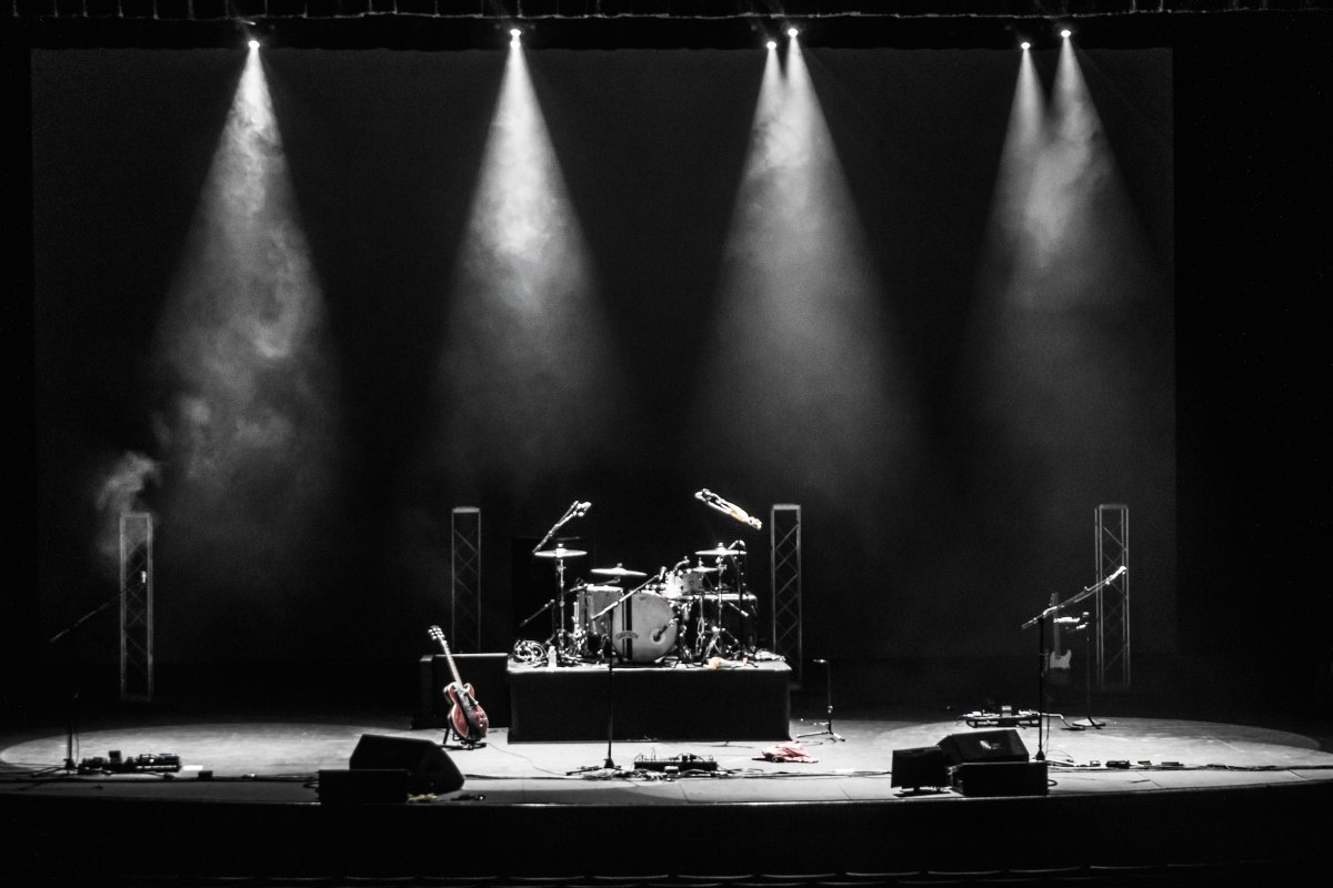 IntegrityLAVS's tweet photo. The Stage is Set.....
@Martin_Global 700s #preshow #LightingTulsa #TulsaAudio http://t.co/SCL7bO14Nt