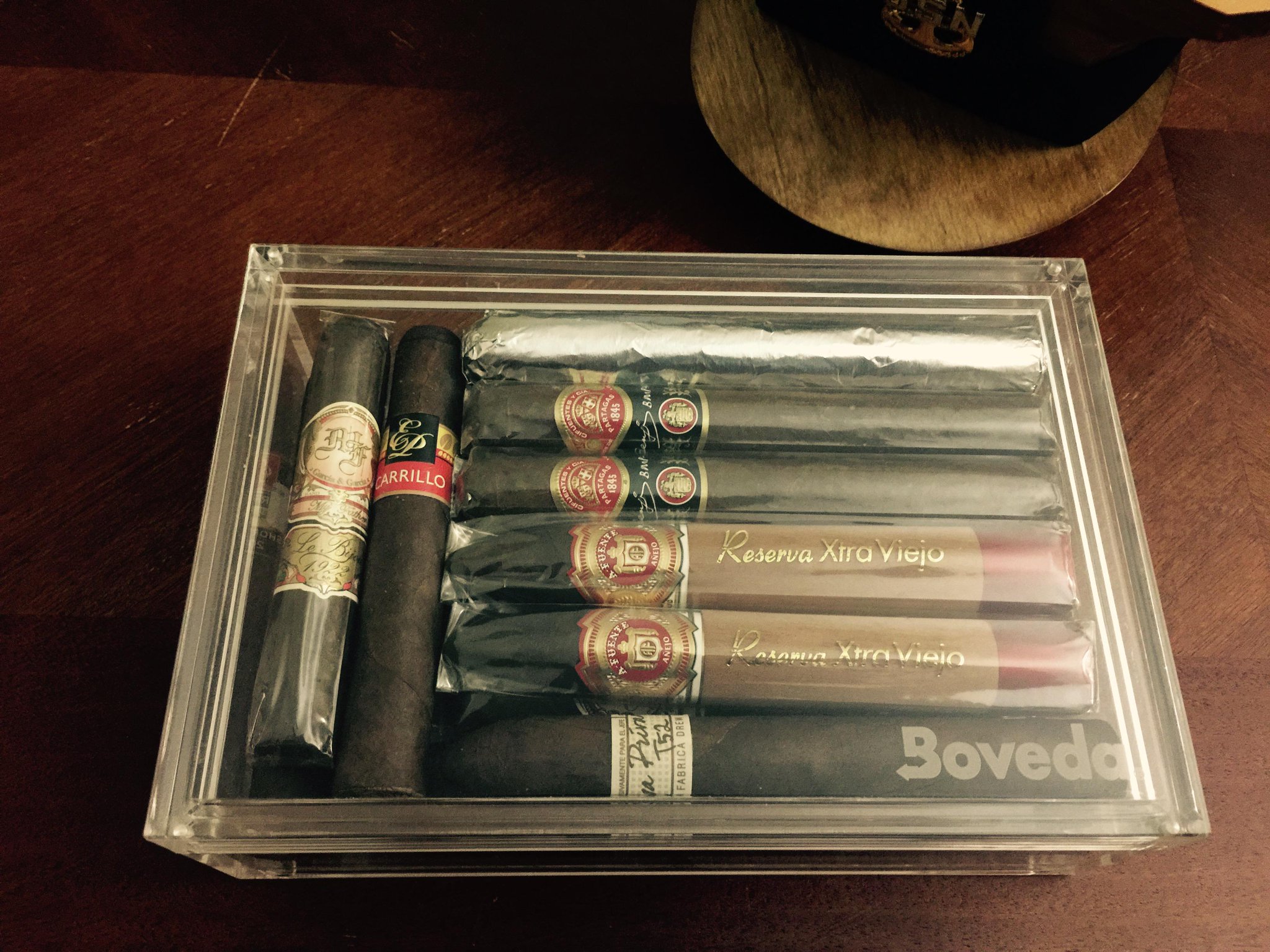 Boveda Inc. on Twitter "Our pal DionOmega shows off some his best cigars in the Boveda