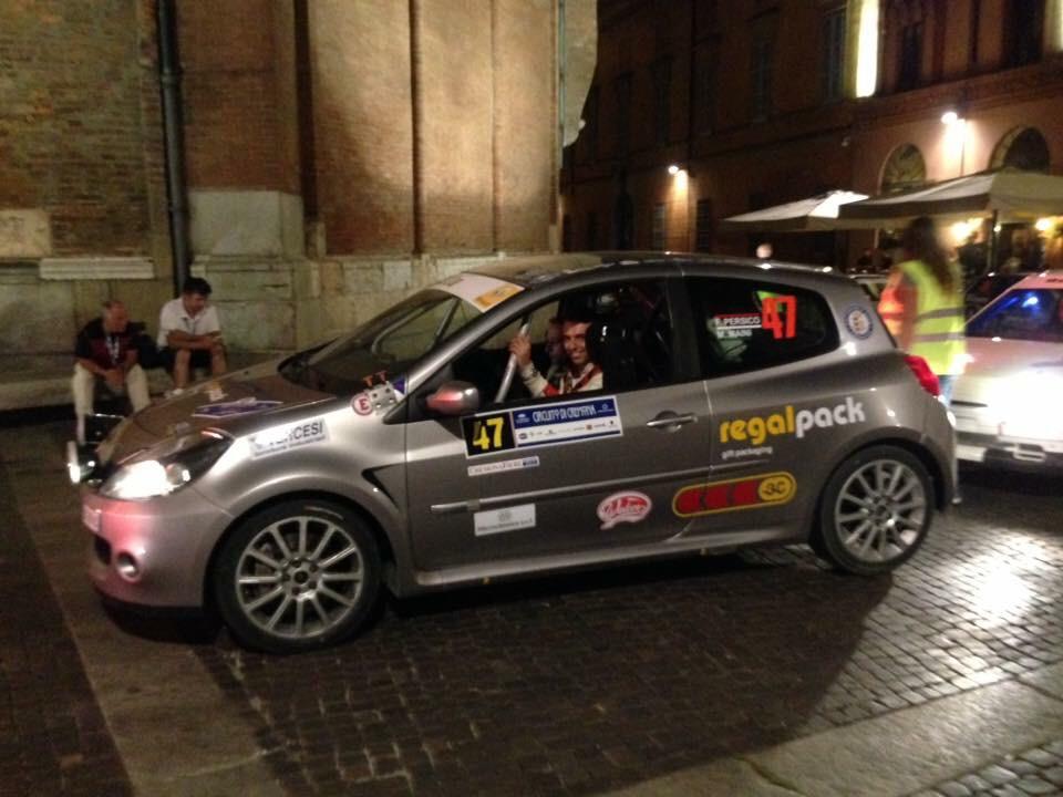 persico_filippo's tweet photo. #Rally #Cremona #FilippoPersico #MatteoMaini #Renault #Clio @Teoburnout http://t.co/NICbBIhLpG