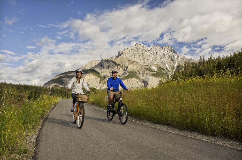 viajeacanada's tweet image. Colores por todas partes y un viaje inolvidable, #AhoraEsCuando ¡Visita el parque nacional Banff!