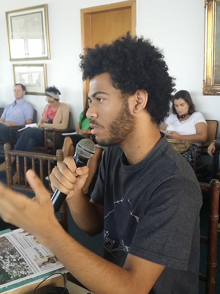 E agora a vez do @Rene_Silva_RJ contando sua historia no nosso evento #LSEFavelas