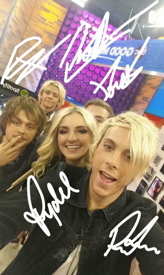 R5Family_PR's tweet photo. The guys in GMA ☀️ http://t.co/bK1zpKZM7S