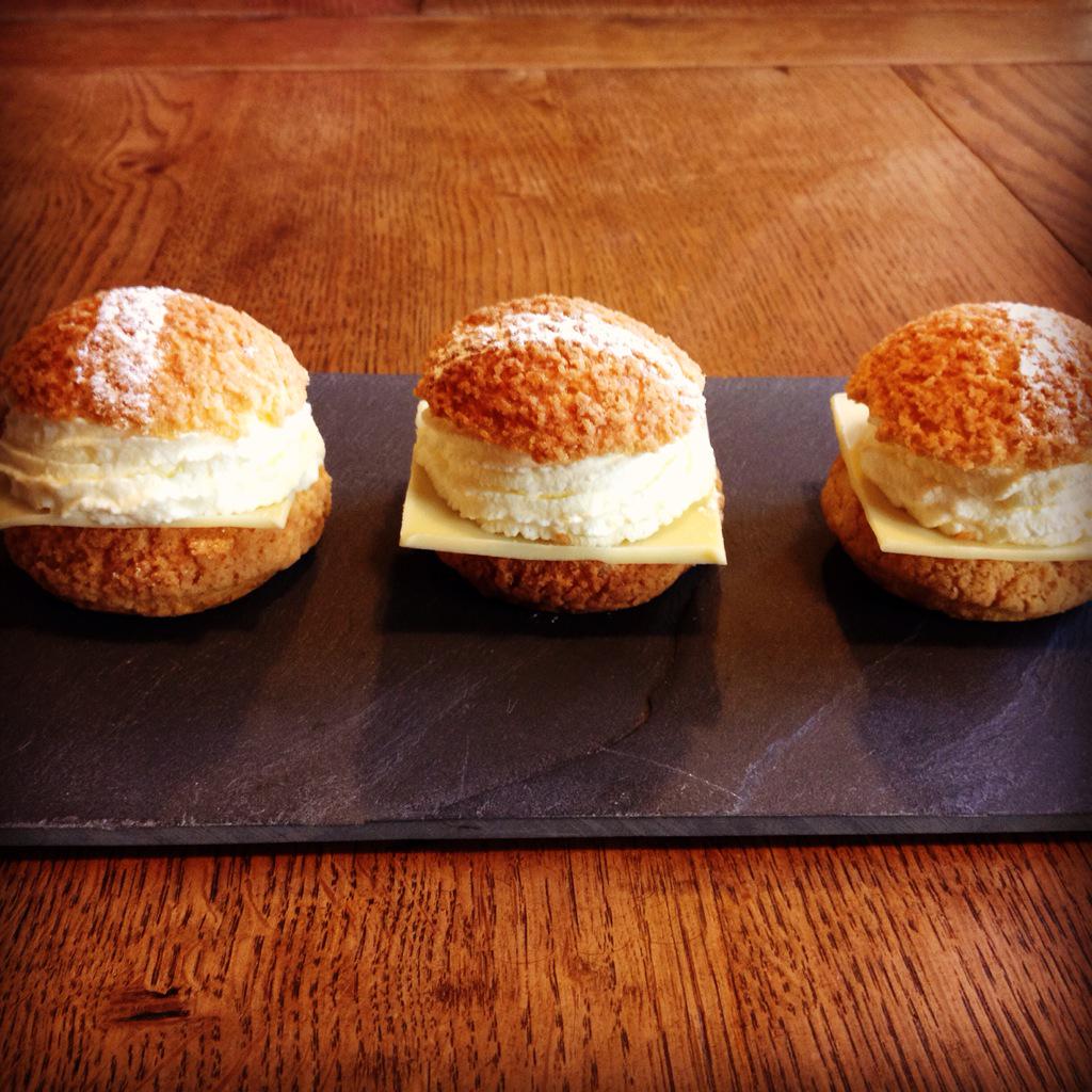 DouruMarine's tweet image. Choux citron #pastry #patisserie #citron #lemon #choux