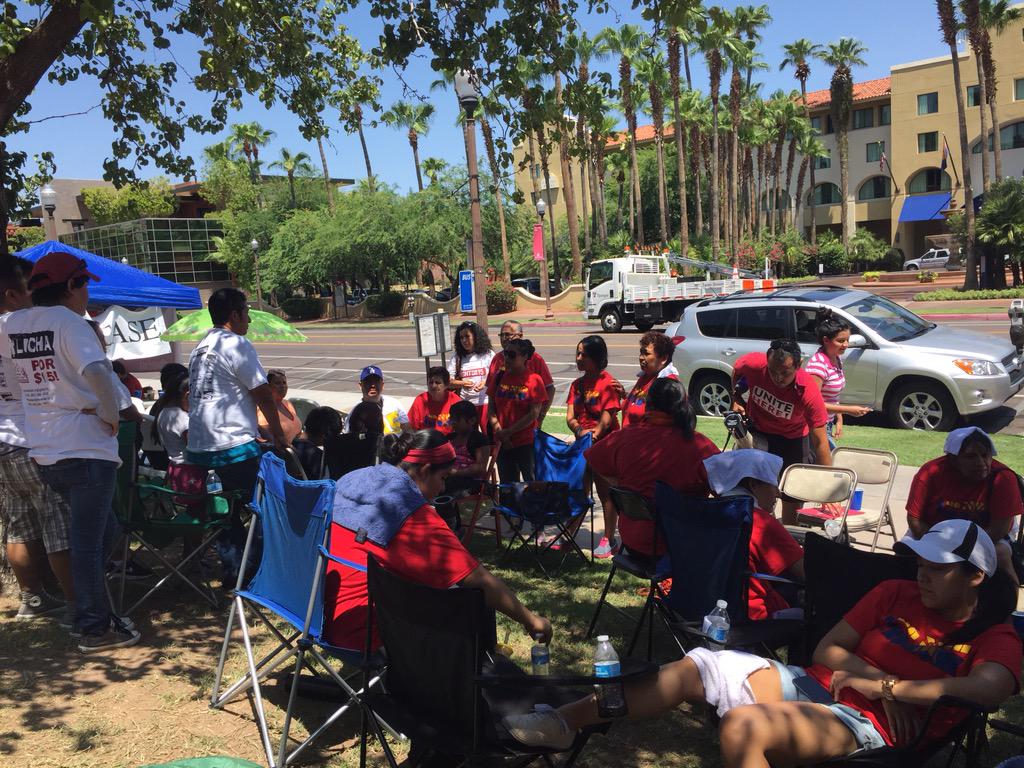 michaelanguloAZ's tweet photo. #FightFor15 crew meets with workers from @TempeMission to learn about #TempeFast & share stories @Netroots_Nation http://t.co/DEMDV7T6R2